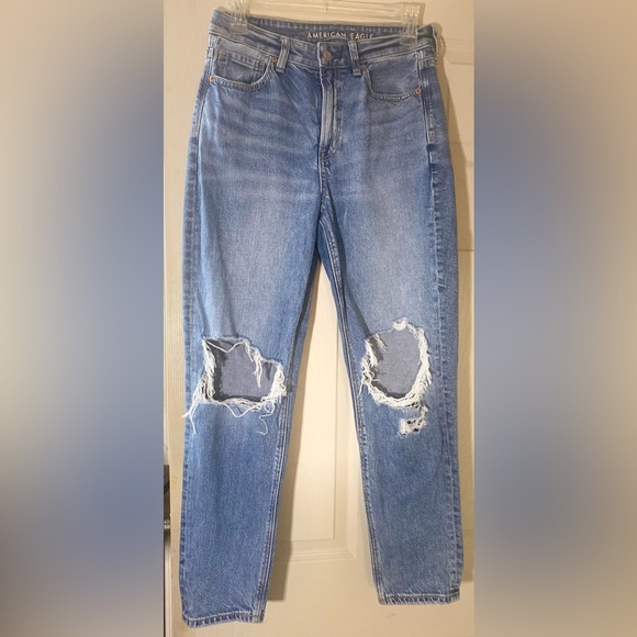 💙GREAT CONDITION💙 American Eagle | Size 4 | Strigid Mom Jeans | Worn Once - Picture 5 of 15